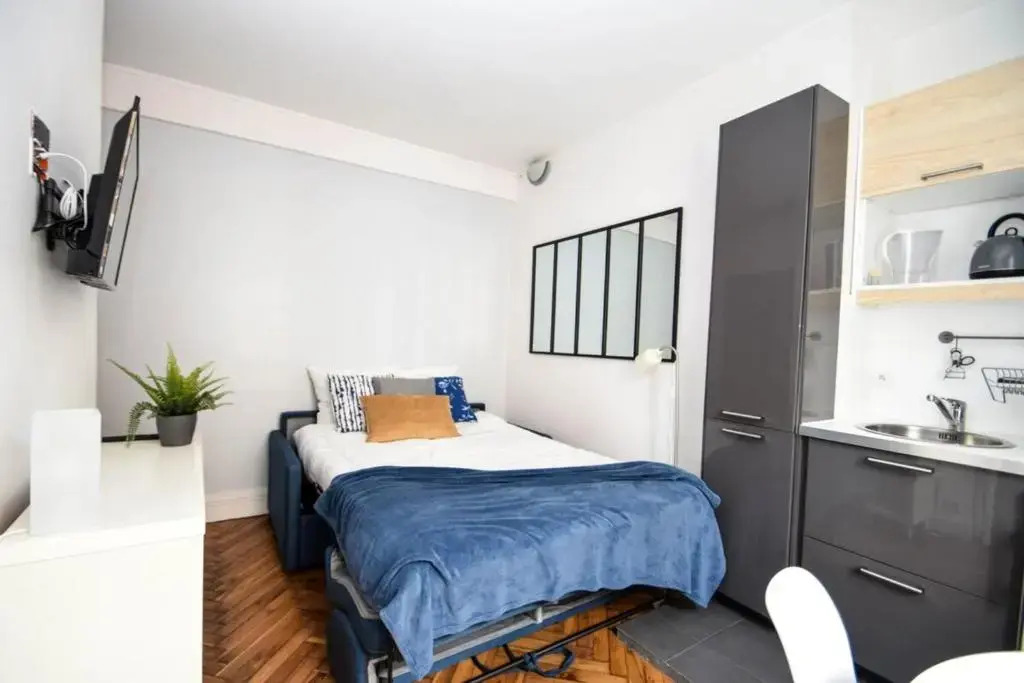 Cosy studio à 1mn du métro St-Mandé tout équipé