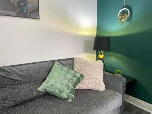 Spacious 2Bed Apartment with FREE PARKING! 15min to city & Christie NHS