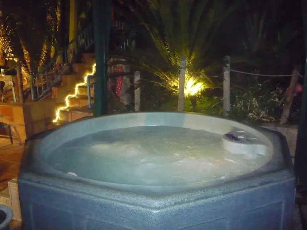 Woodland Hills Calabasas Guesthouses