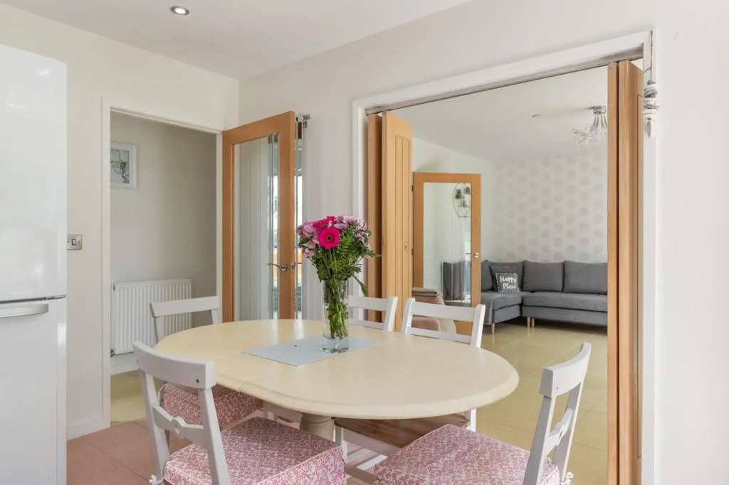 Parsonage Cottage- Peaceful Dog Friendly Cottage