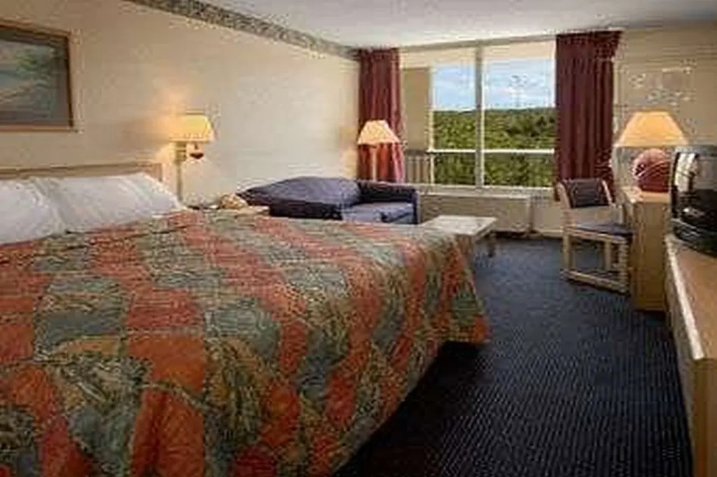 Knights Inn - Newport, TN