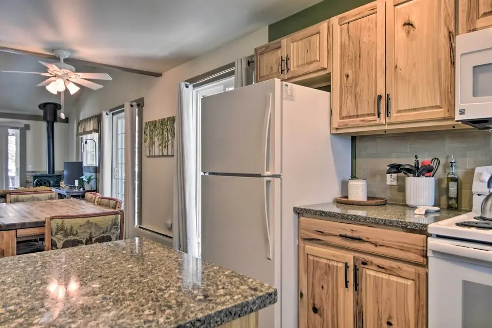 Cozy Condo on Fall River - 1 Mile to Rmnp Gate!