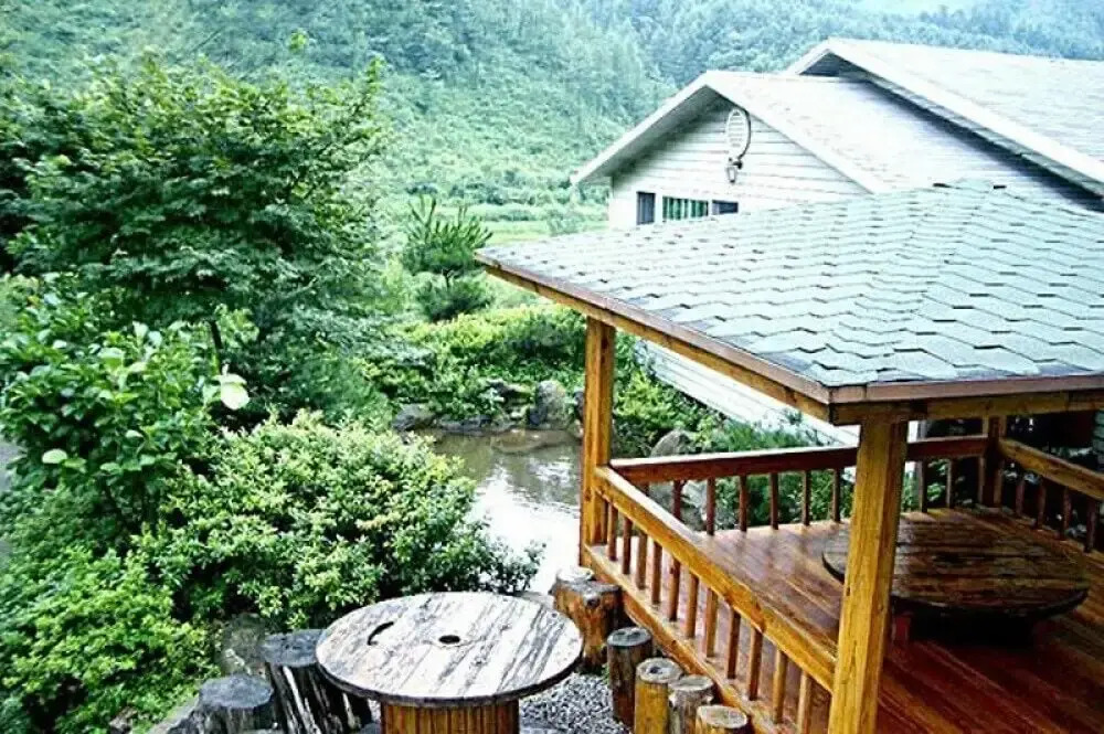 Seasonal Sky Pension