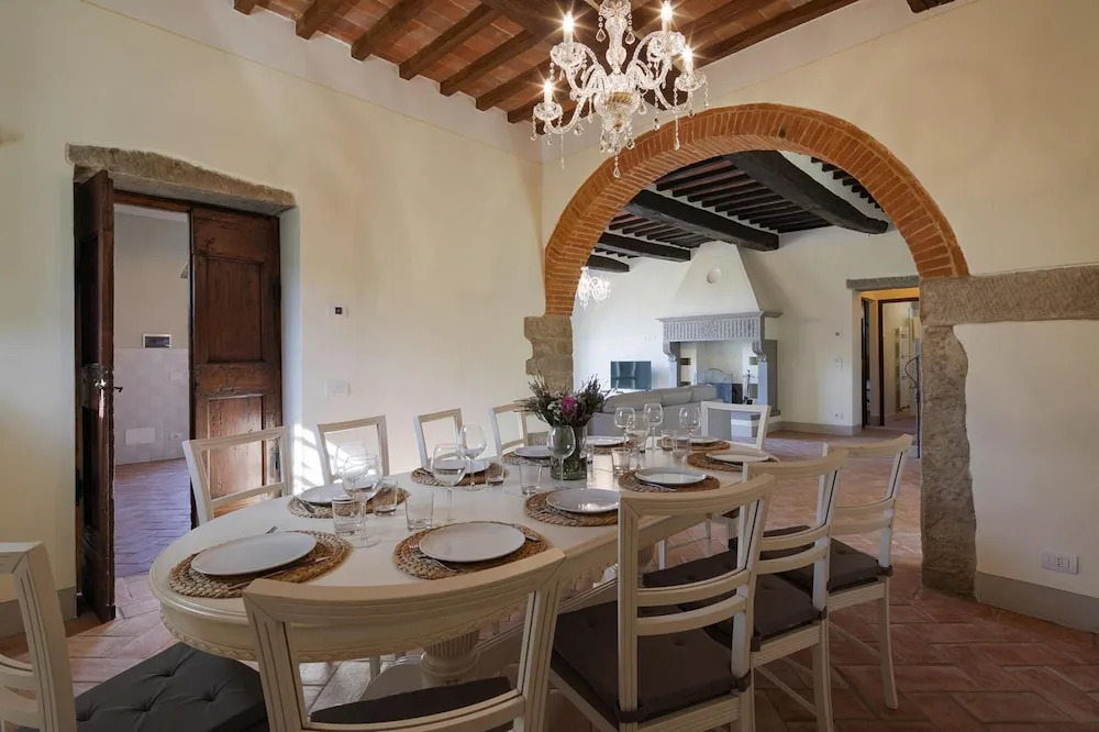 Beautiful Country House Villa Mezzavia With Private Pool in Costiglion Fiorentin