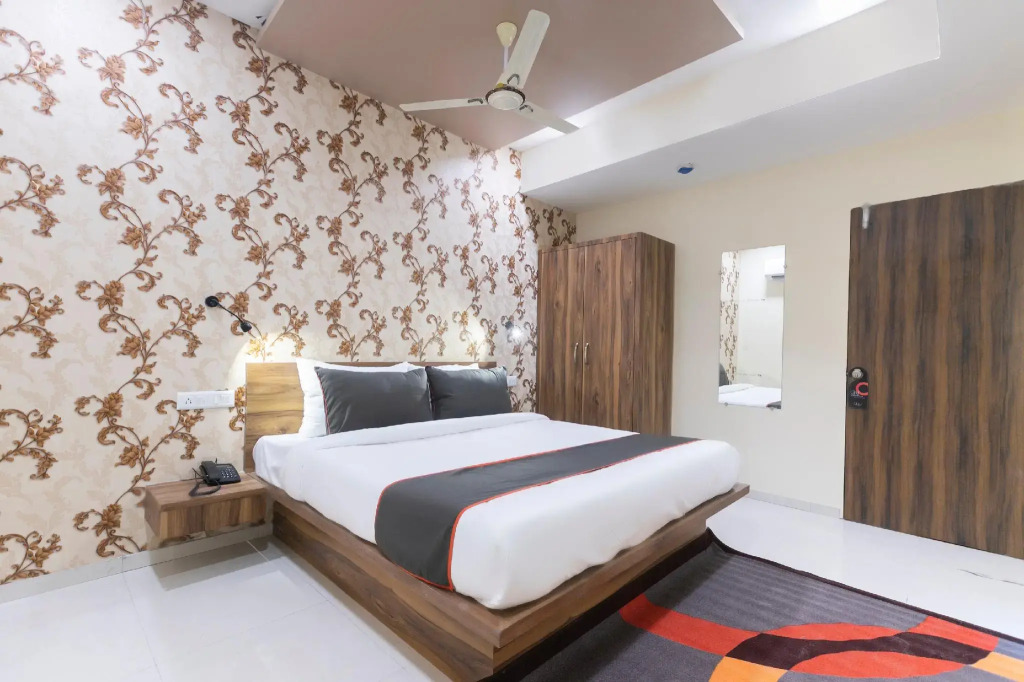 Collection O 76586 Hotel Greenwood