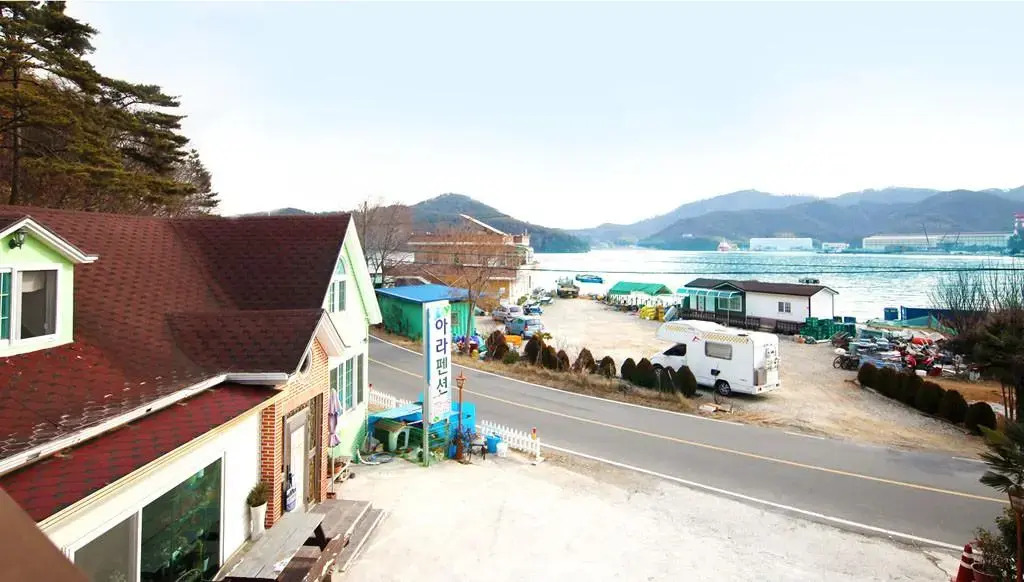 Geojae Chilcheondo Ara Pension