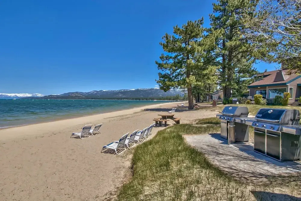619 Lakefront