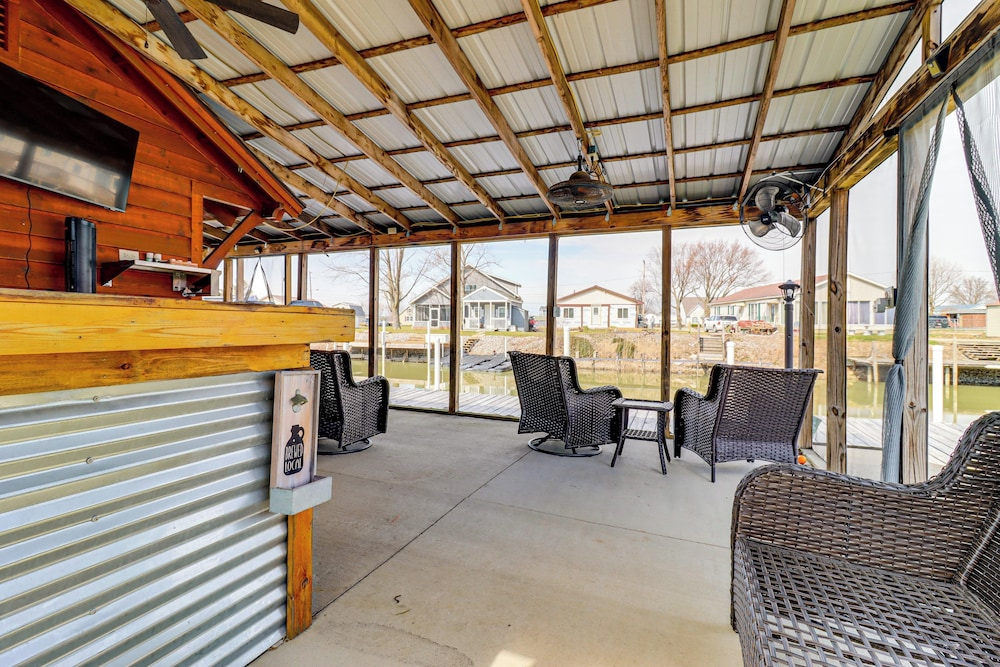75' Private Dock! Waterfront Nugent's Canal Home