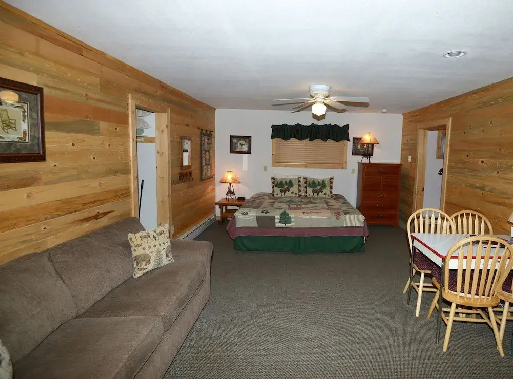 Western Riviera Lakeside Lodging
