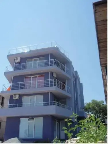Purple House Suites
