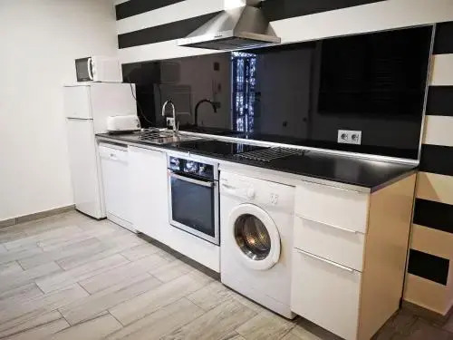 Conil Red-Black Apartment
