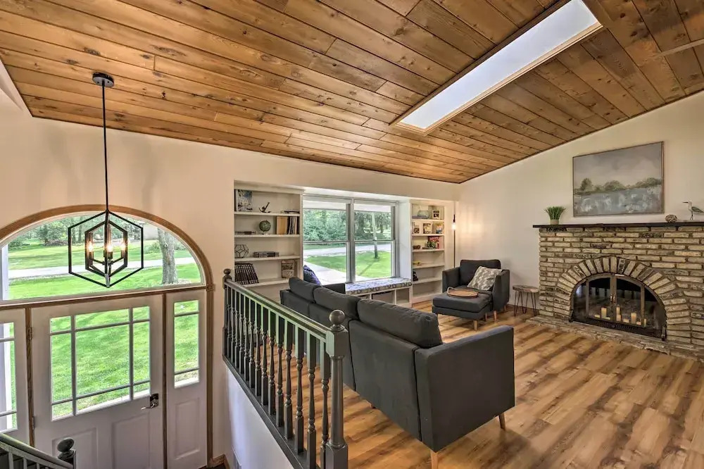 Lake Nagawicka Home - 2 Blocks to Boat Launch