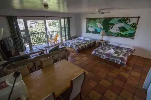 Backpackers Vacation Inn and Plantation Village
