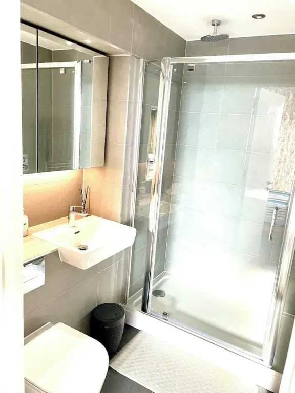 Healum Retreat - 3BR Apartment, Southall