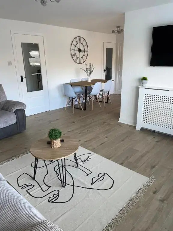 Ross Place Apartment