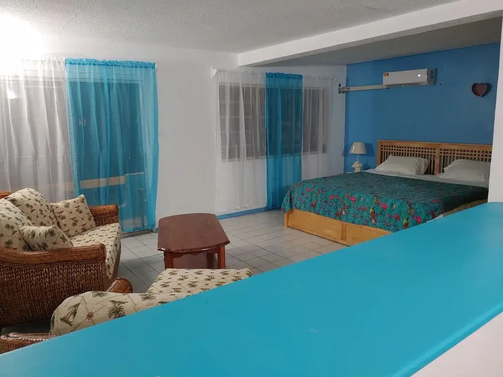 Orries Beach Bar and Hotel