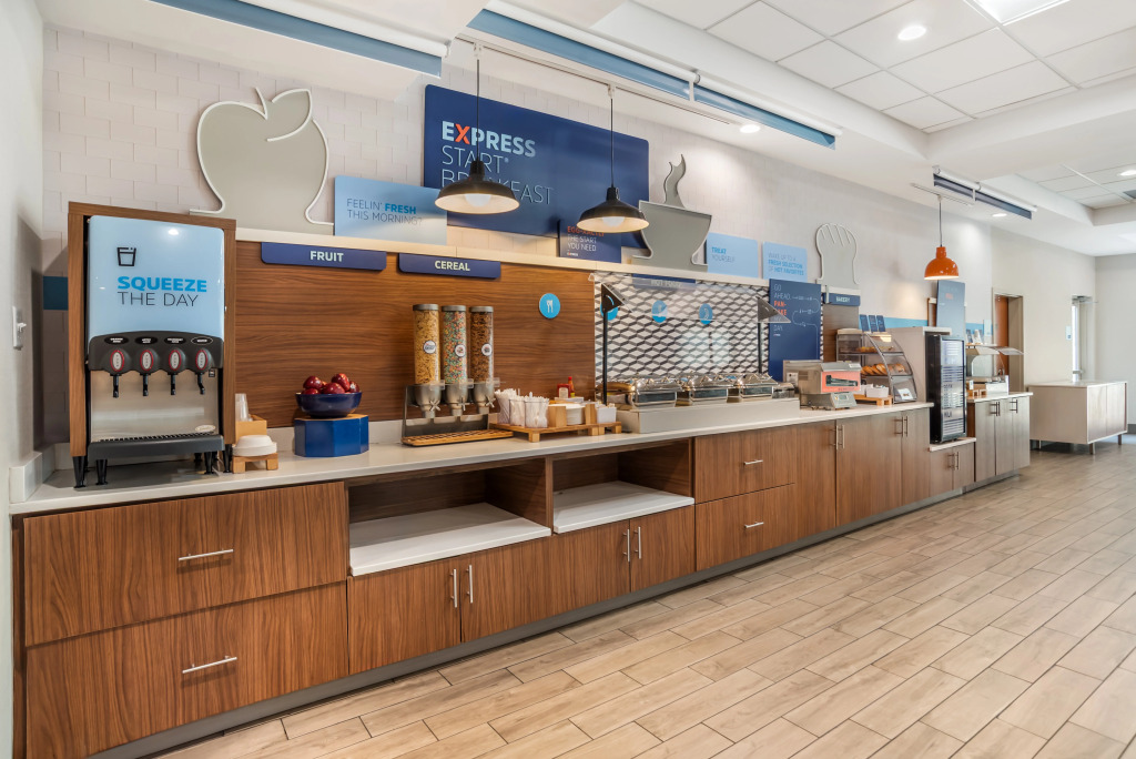 Holiday Inn Express Hotel & Suites Phenix City - Columbus by IHG