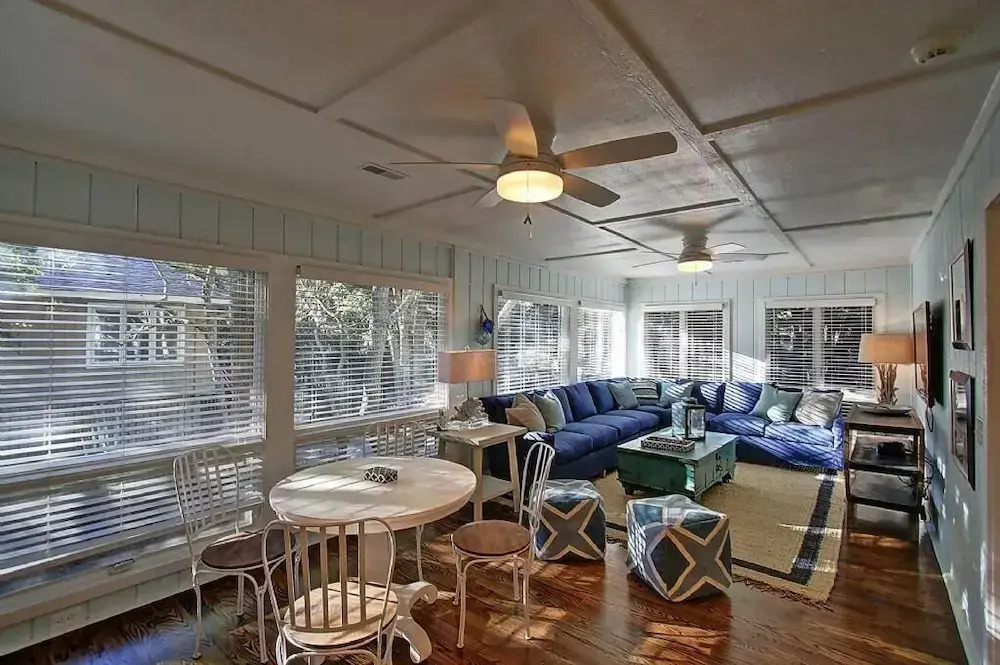 35 Twin Oaks