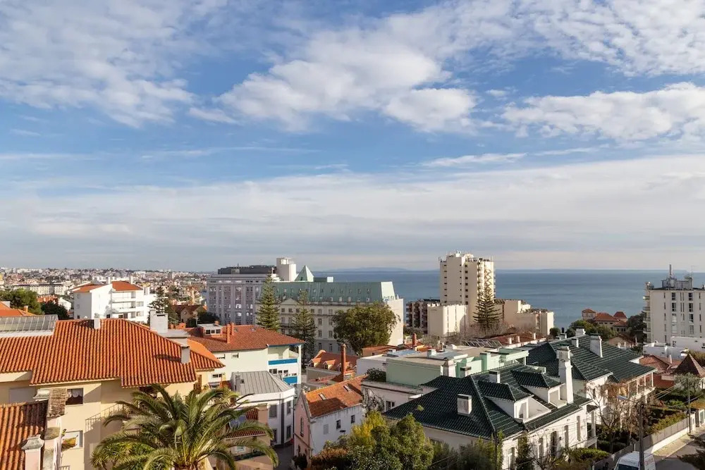 ALTIDO Exquisite 2-BR Apartment in Monte Estoril