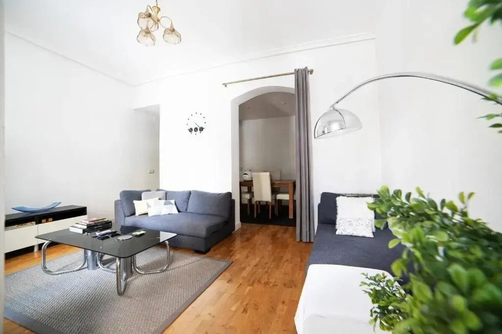 Bright apartment in Historical City Center