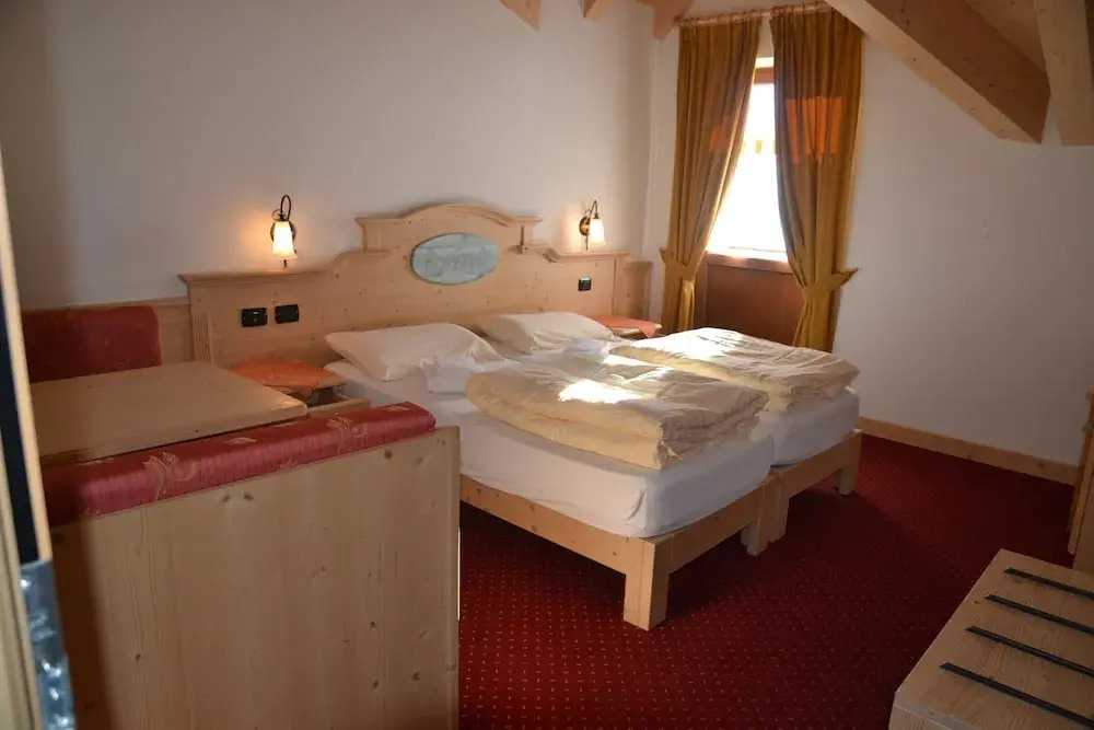 Hotel 2000