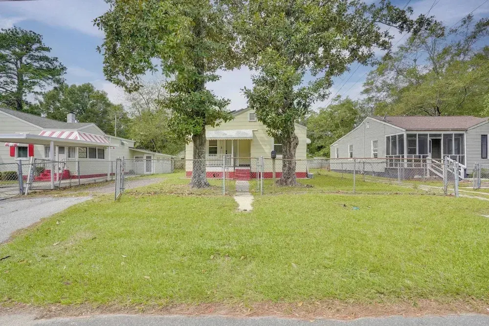 3 Mi to Park Circle: North Charleston Abode!