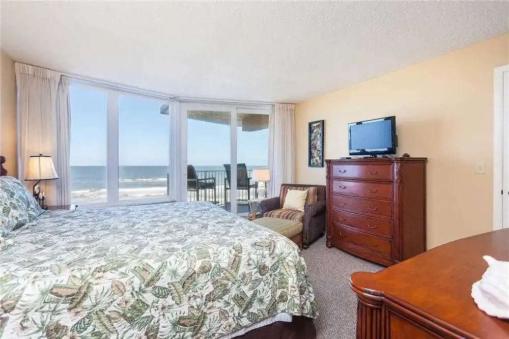 Shores Club 403 - Two Bedroom Condo