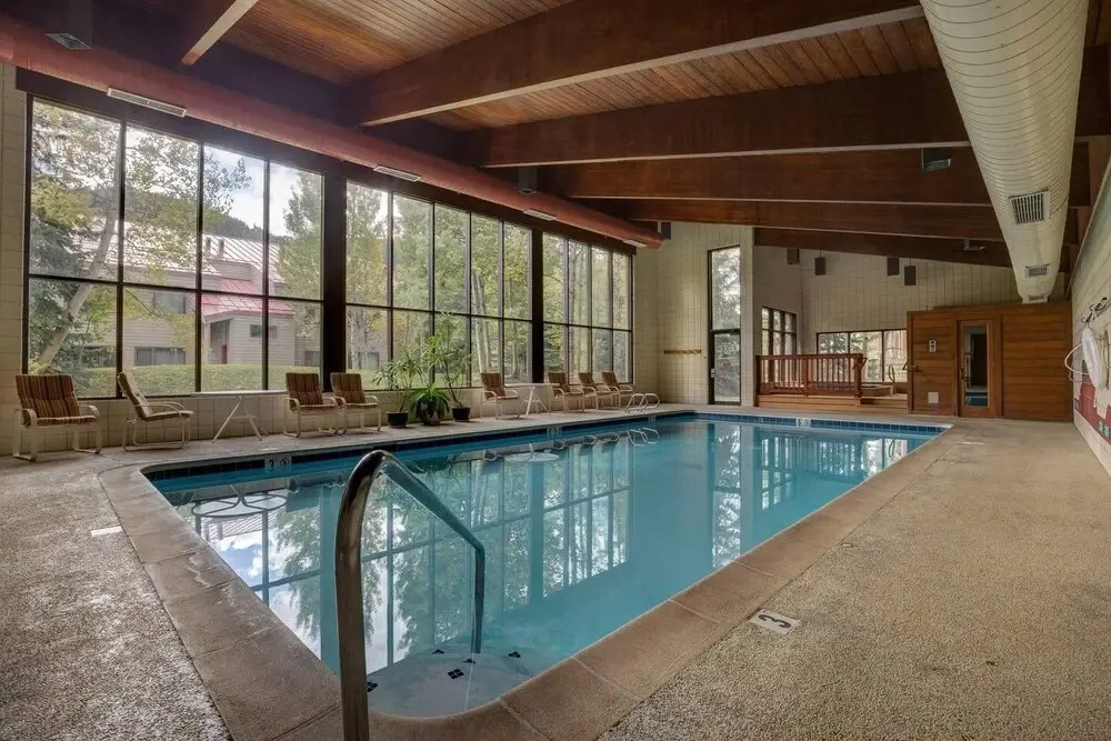 107 Ski Run 2 Bedroom Condo by RedAwning