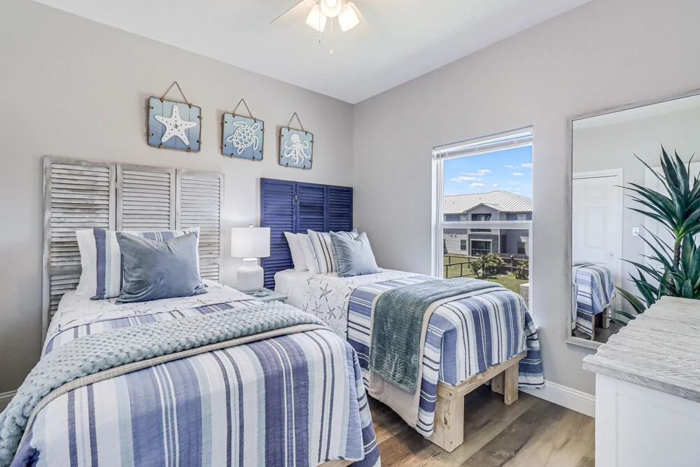 Sea La Vie 913rpab 4 Bedroom Home by RedAwning