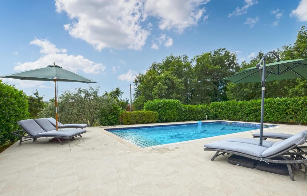 Beautiful Home in Rovinjsko Selo With Outdoor Swimming Pool, Wifi and 3 Bedrooms