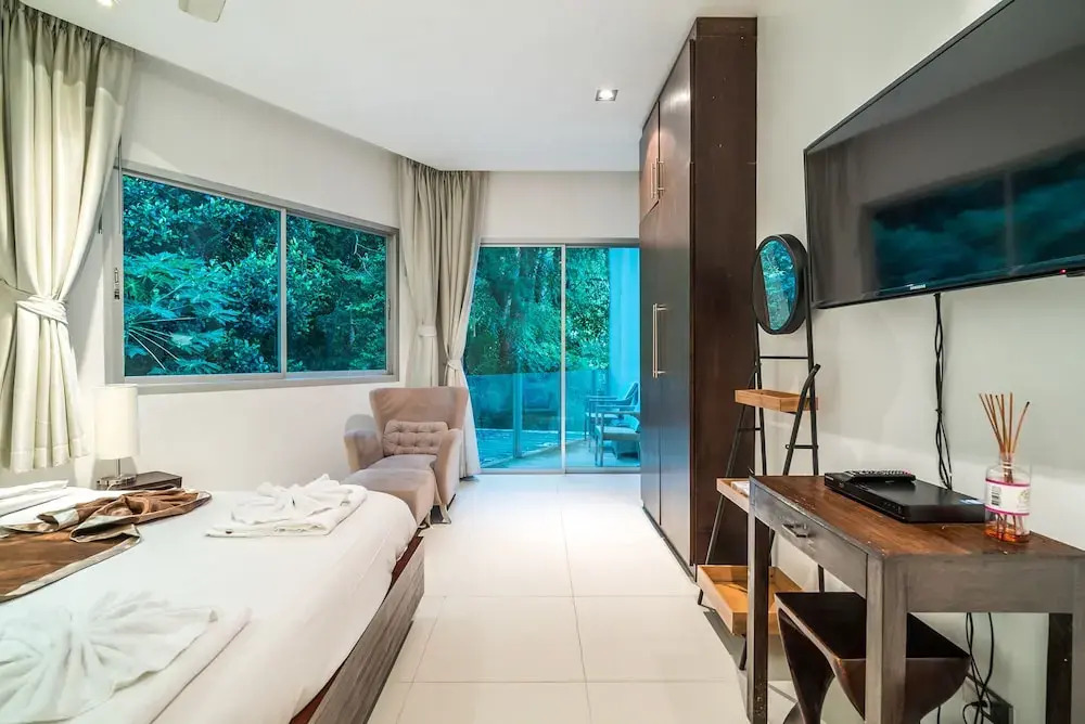 Parinda Villa in Naka Hills