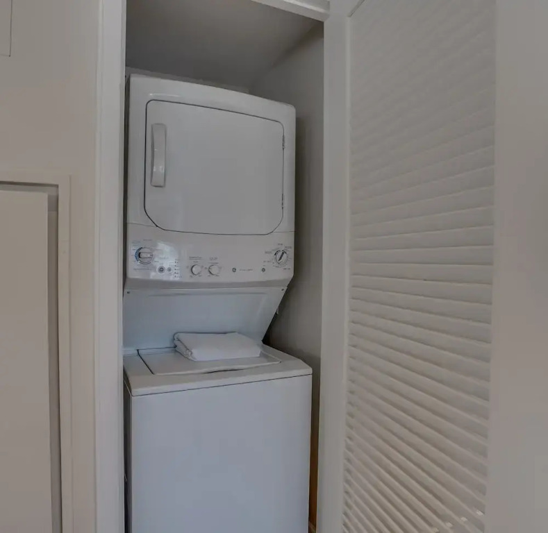 Furnished 2 Bedroom Apartment near National Museum 2 Apts by RedAwning