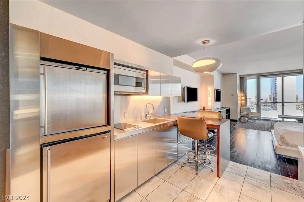 Palms Studio w/ Strip View & Balcony Access 36316