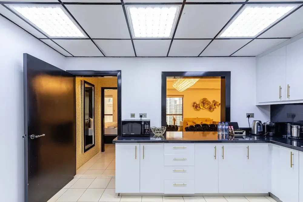 Marco Polo - Deluxe Waterfront Roomy Apt, Perfect for Groups