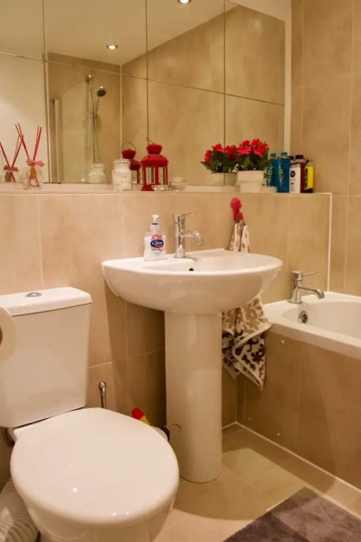 Bright, Spacious 2 Bedroom Apartment in Stockbridge
