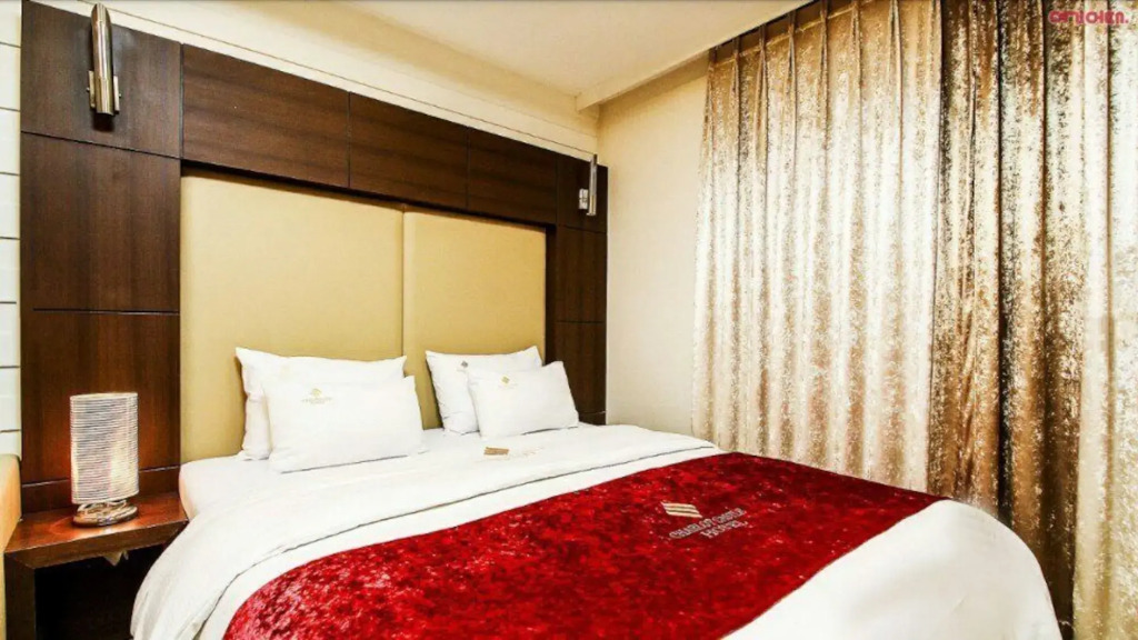 Charlot Castle Hotel