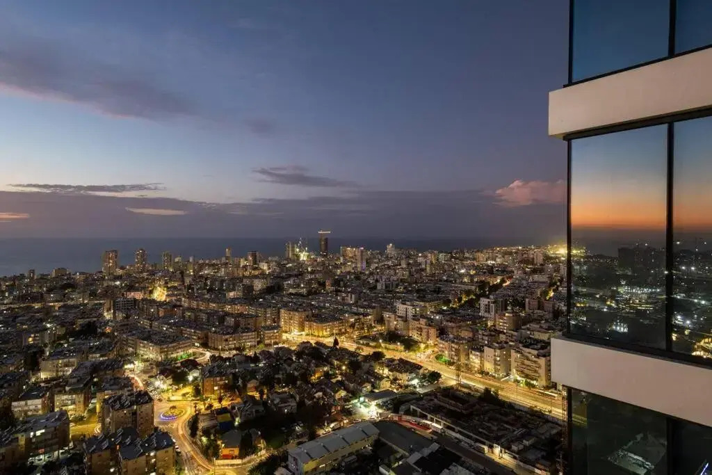 Luxury 3 Bedroom Oceanview Apt