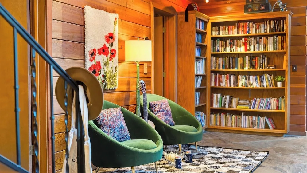 Grand Elk Chalet by Avantstay Private Beach + Pier + Hot Tub Historic A-frame in Carnelian Bay Near Tahoe City + Hiking Trails