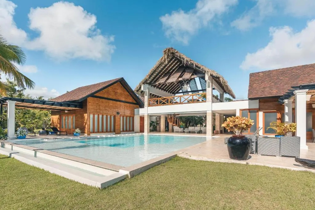Magnificent Villa w Private Pool at Yarari