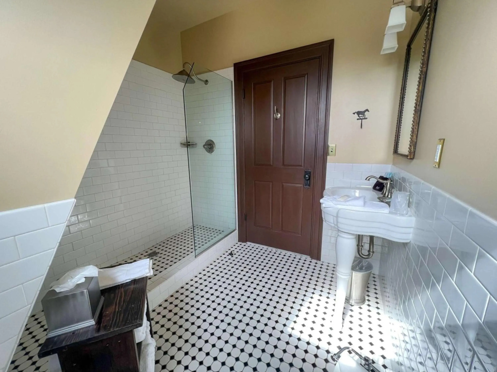 Sheridan Inn - Best Western Signature Collection