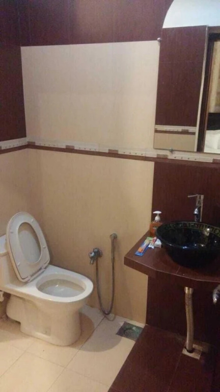 Guest House Near Movenpick hotel Centururs and Centurus Mall islamabad