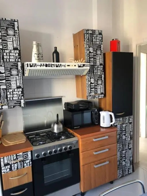 Hollys House apartment