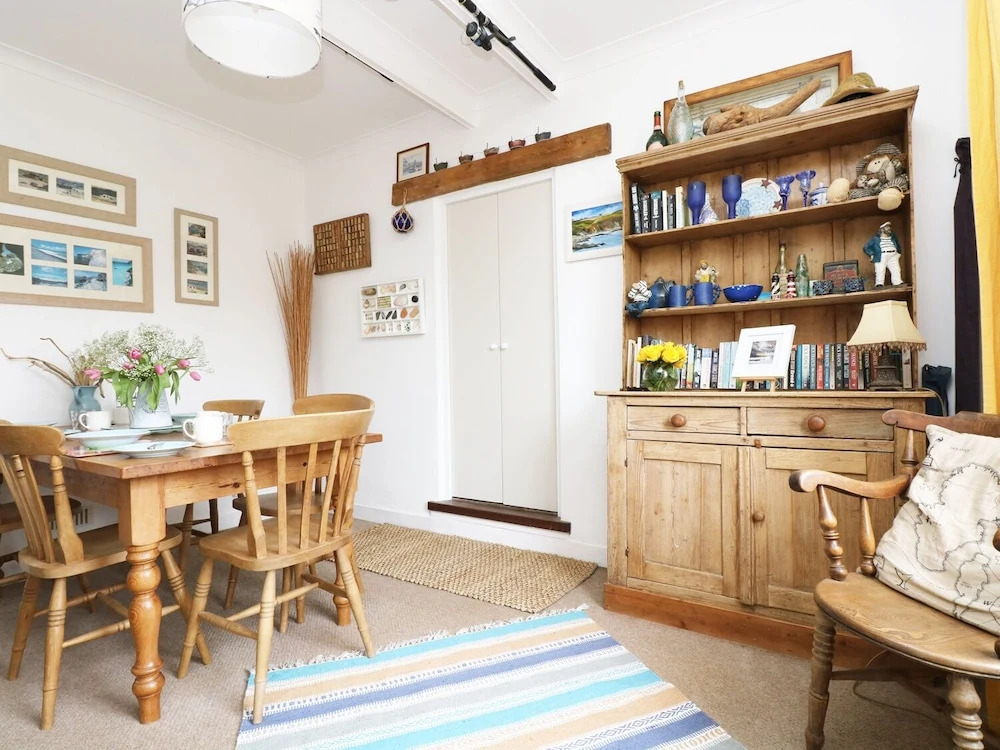 4 Elm Terrace