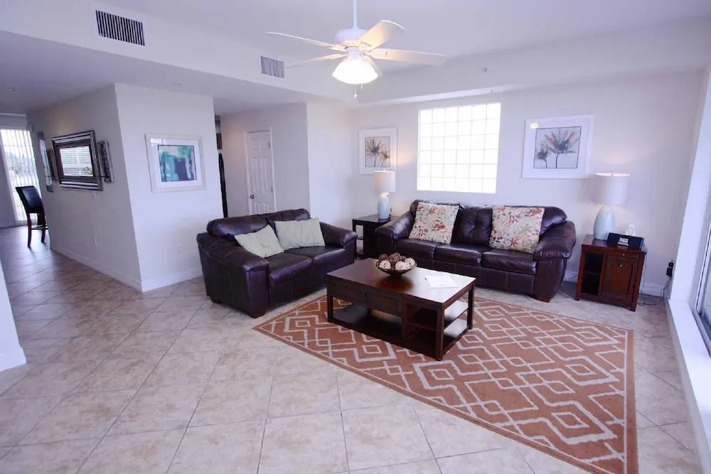 579 Little Harbor