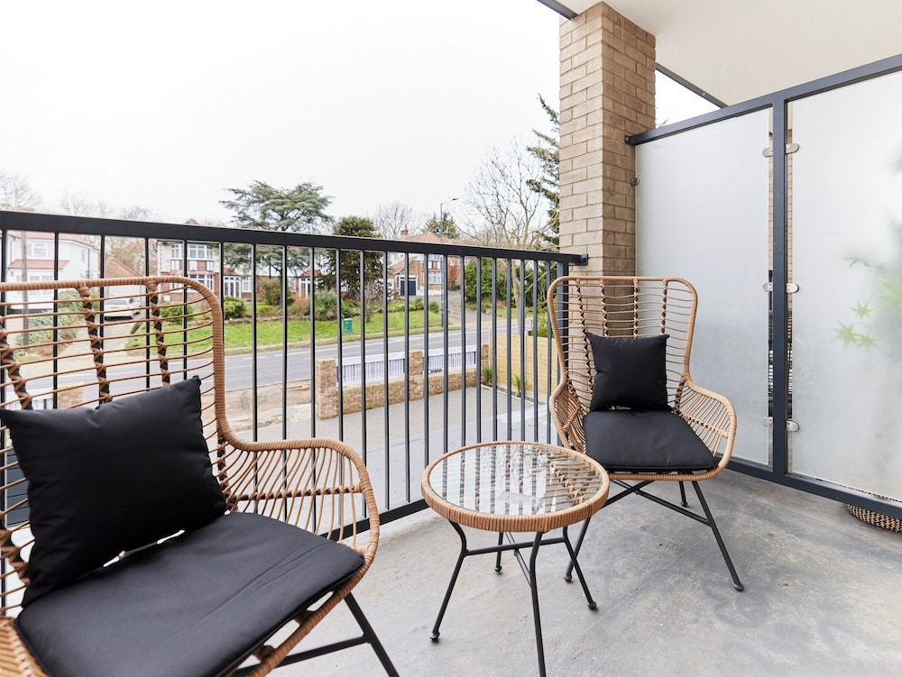 2-Bed Apartments a Short Walk to Wembley Stadium