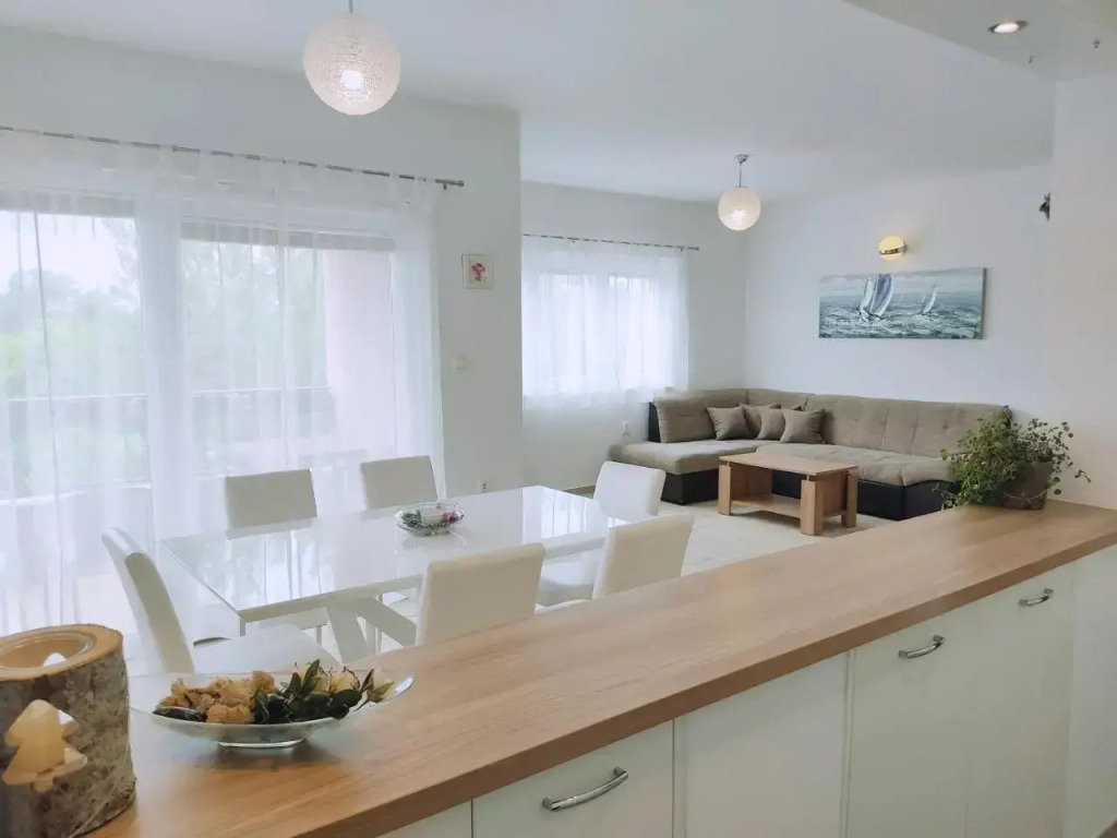 Apartments Nina
