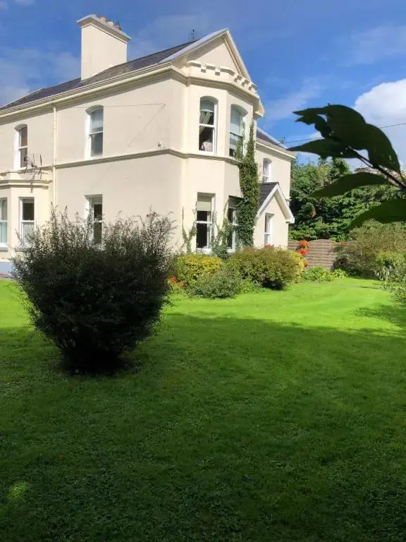 Galway Manor Banba House Sleeps 2-26