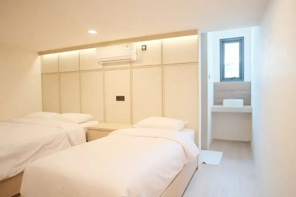 INSAHAUS Guest House