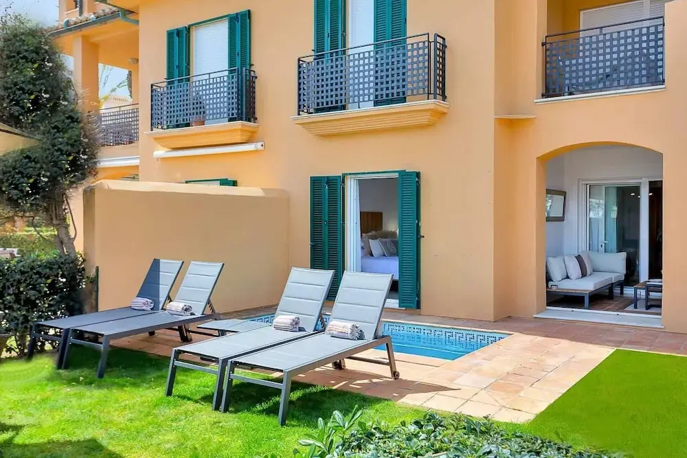YOLO Spaces - Sotogrande Marina Luxury Apartment