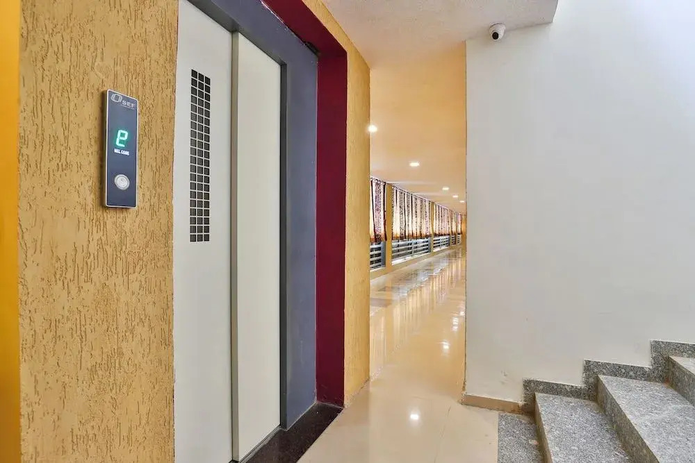 Oyo 23615 Sparsh Inn